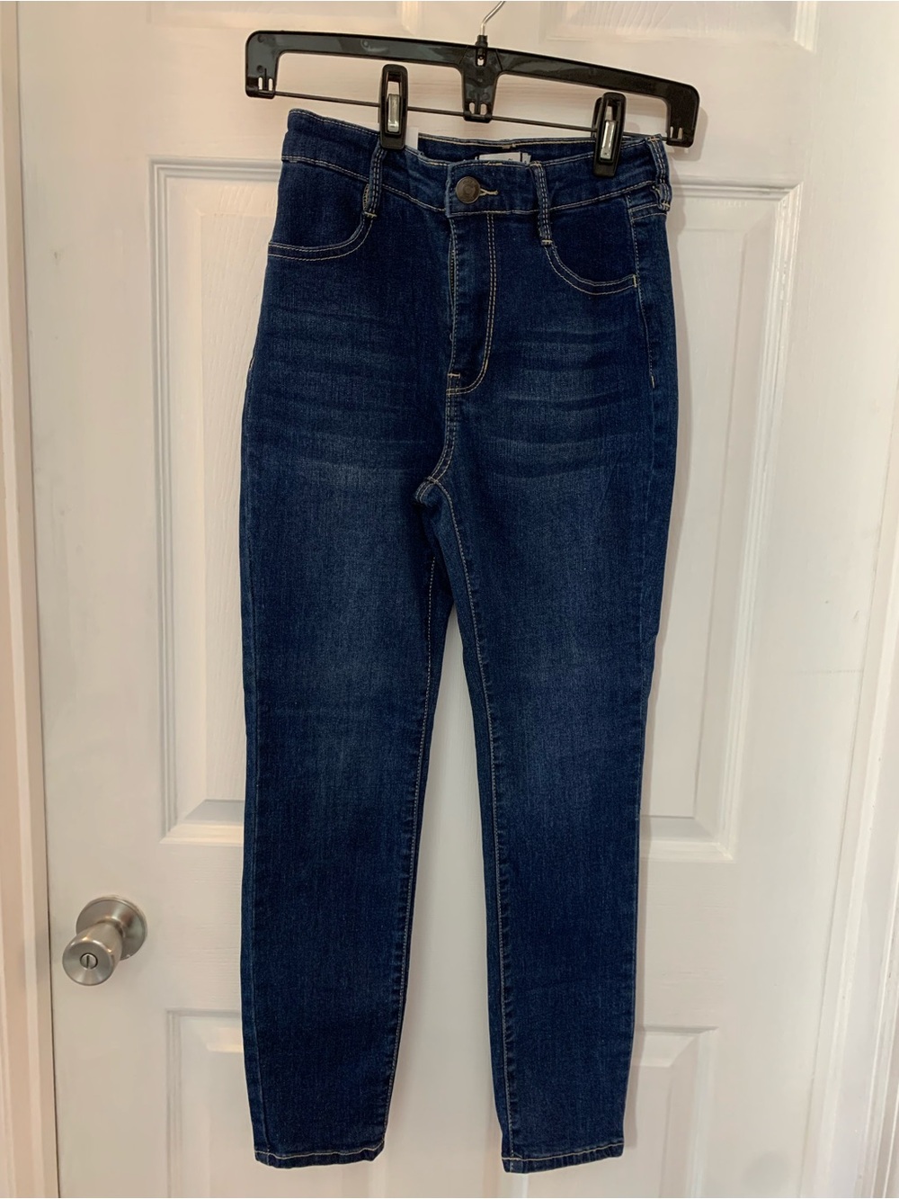 Rue 21 size 4 regular NWT’s jeans; W13 1/2”; L26”; R10 1/2”